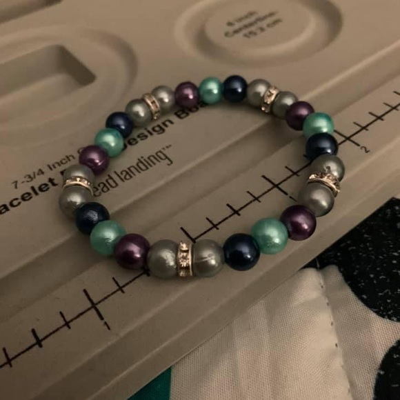 Bracelets - Picture 2 of 2